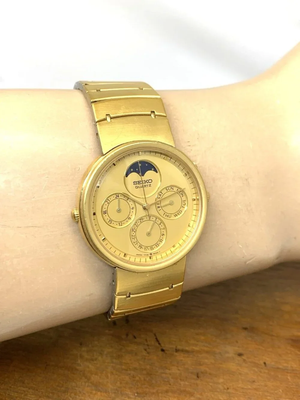 Seiko Men's Watch 7R39-8000 Vintage Quartz Moon Phase Day Date Gold Steel 34mm